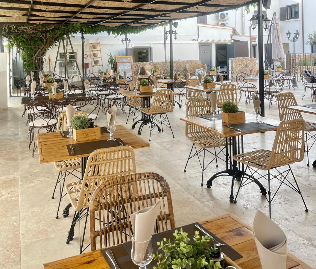 Hotel Restaurant La Caravelle Сари-Соленцара Экстерьер фото