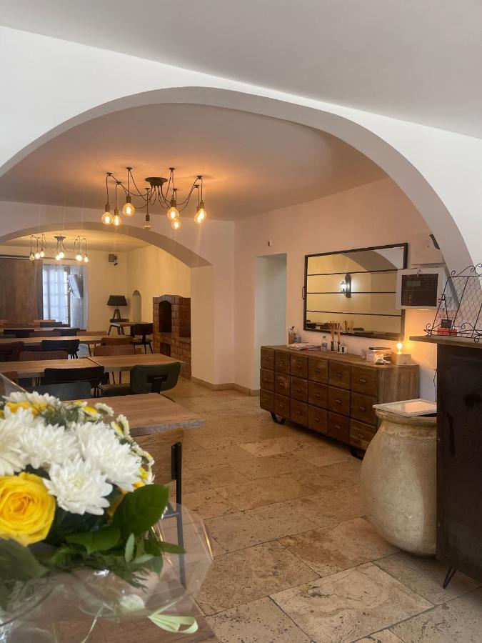 Hotel Restaurant La Caravelle Сари-Соленцара Экстерьер фото